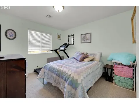 205 Buttercup Loop Cottage Grove OR 97424