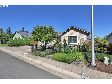 205 Buttercup Loop Cottage Grove OR 97424