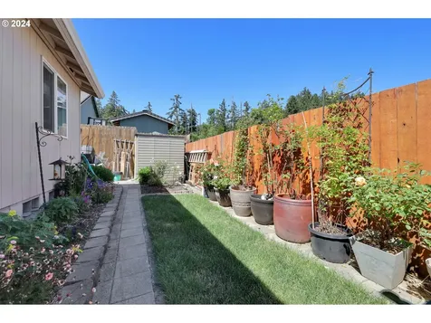 205 Buttercup Loop Cottage Grove OR 97424