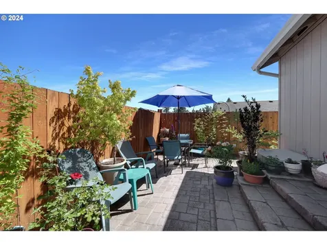 205 Buttercup Loop Cottage Grove OR 97424