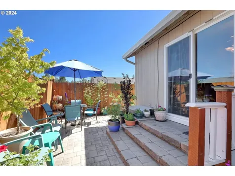 205 Buttercup Loop Cottage Grove OR 97424