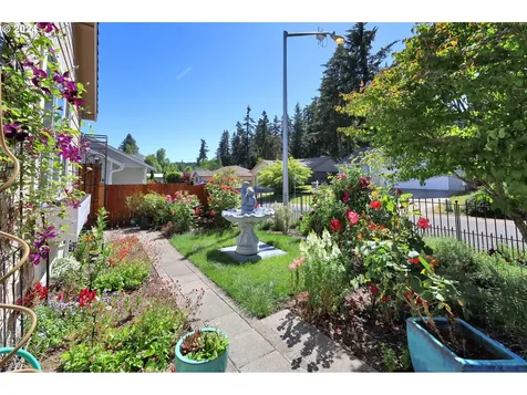 205 Buttercup Loop Cottage Grove OR 97424