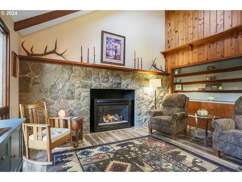 18155 S Abiqua Road NE Silverton OR 97381