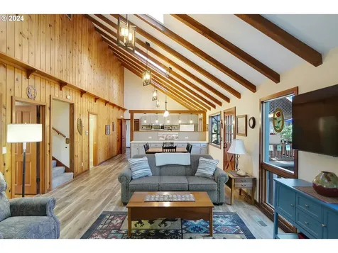 18155 S Abiqua Road NE Silverton OR 97381