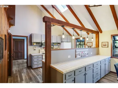 18155 S Abiqua Road NE Silverton OR 97381