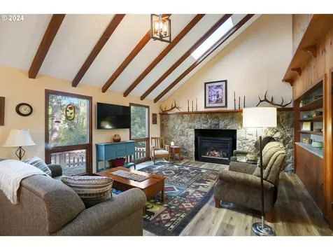18155 S Abiqua Road NE Silverton OR 97381