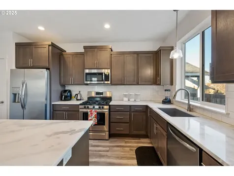 2864 SE Baker Avenue Gresham OR 97080