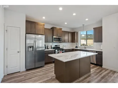 2864 SE Baker Avenue Gresham OR 97080