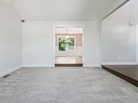 506 Se 14th Court Gresham OR 97080