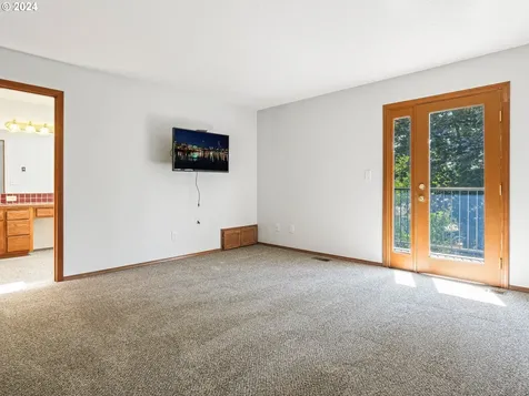 506 Se 14th Court Gresham OR 97080