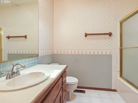 506 Se 14th Court Gresham OR 97080