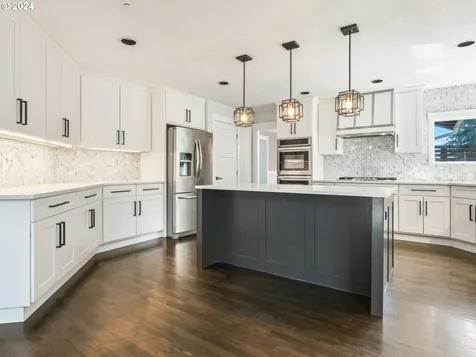 506 Se 14th Court Gresham OR 97080