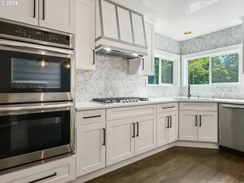 506 Se 14th Court Gresham OR 97080