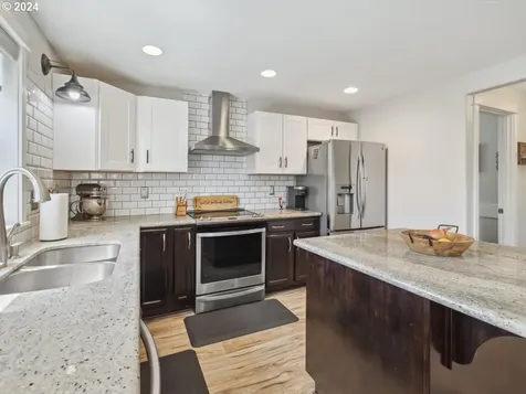 609 Royal Tern Avenue Halsey OR 97348