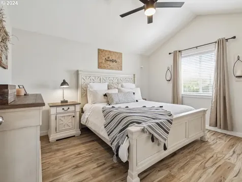 609 Royal Tern Avenue Halsey OR 97348