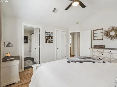 609 Royal Tern Avenue Halsey OR 97348
