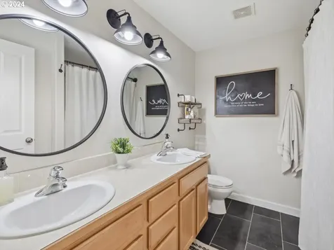 609 Royal Tern Avenue Halsey OR 97348