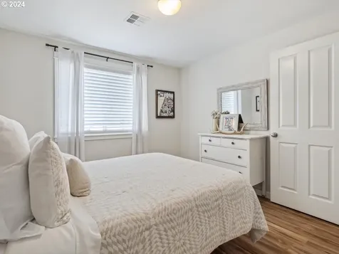 609 Royal Tern Avenue Halsey OR 97348