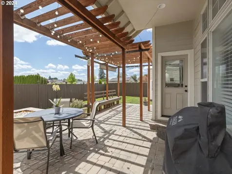 609 Royal Tern Avenue Halsey OR 97348