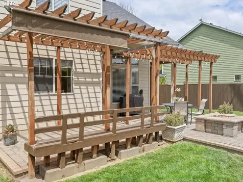 609 Royal Tern Avenue Halsey OR 97348