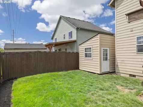 609 Royal Tern Avenue Halsey OR 97348