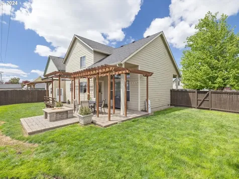609 Royal Tern Avenue Halsey OR 97348