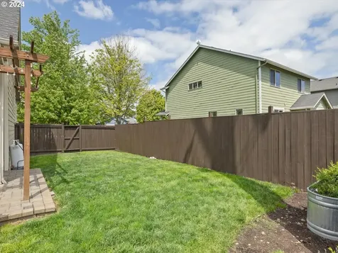 609 Royal Tern Avenue Halsey OR 97348