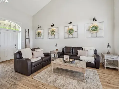609 Royal Tern Avenue Halsey OR 97348