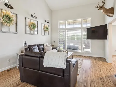 609 Royal Tern Avenue Halsey OR 97348