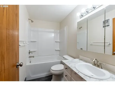 4719 NE 18th Court Vancouver WA 98663