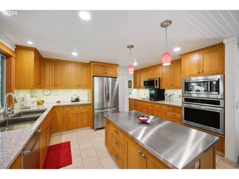 8177 Saghalie Drive S Salem OR 97306