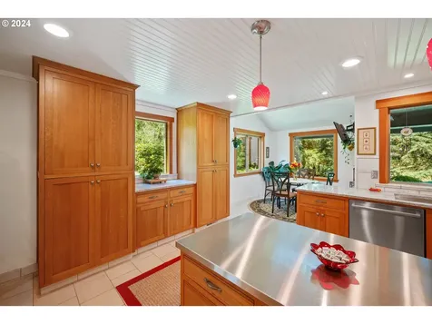 8177 Saghalie Drive S Salem OR 97306