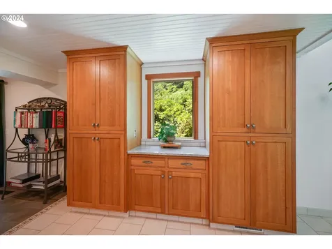 8177 Saghalie Drive S Salem OR 97306