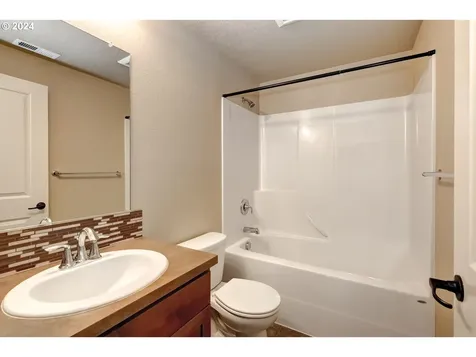 2743 Hidden Meadow Drive Mcminnville OR 97128