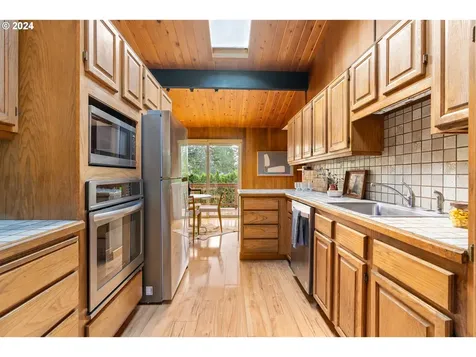 4239 Sw Altadena Avenue Portland OR 97239