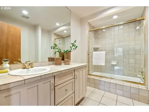 4239 Sw Altadena Avenue Portland OR 97239
