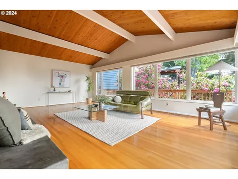 4239 Sw Altadena Avenue Portland OR 97239