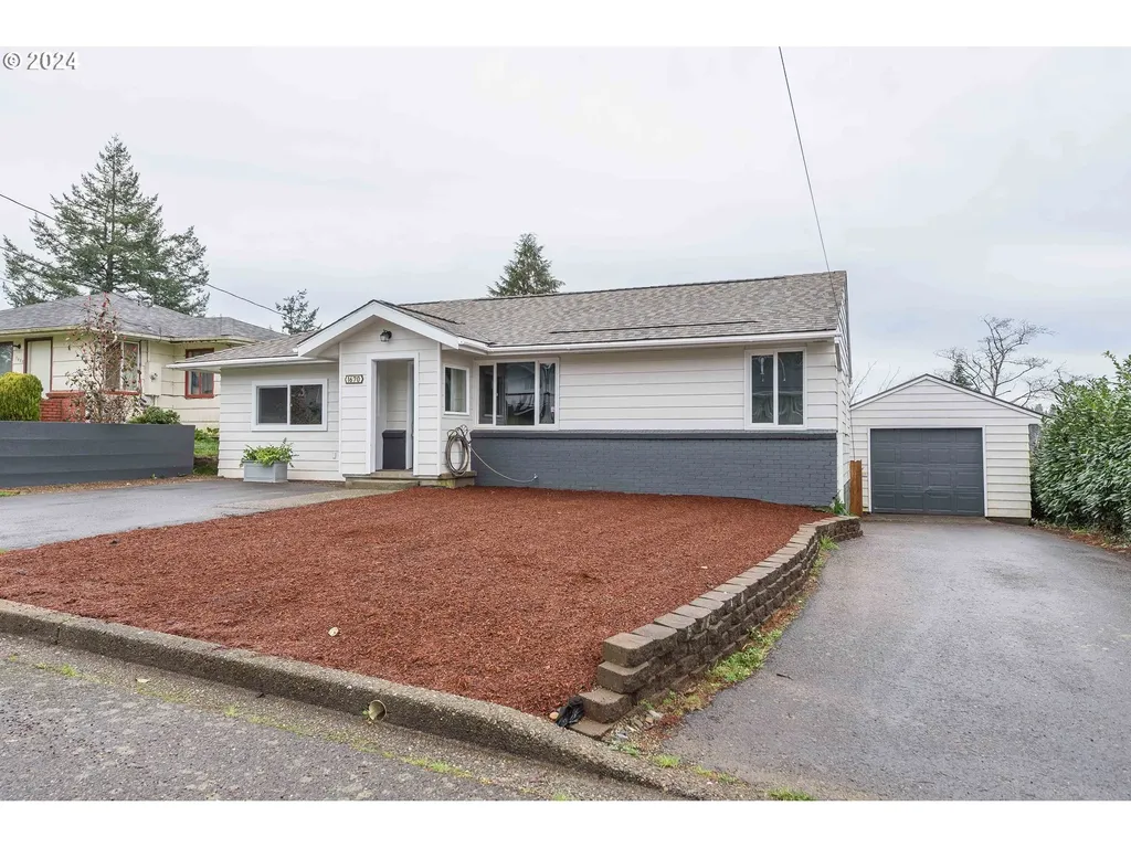 1670 S 16th Street Coos Bay OR 97420