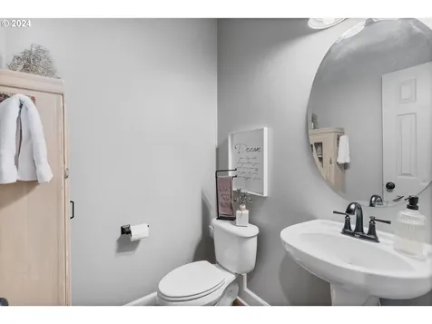 15686 SW Peachtree Drive Portland OR 97224