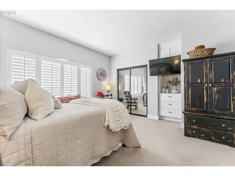15686 SW Peachtree Drive Portland OR 97224