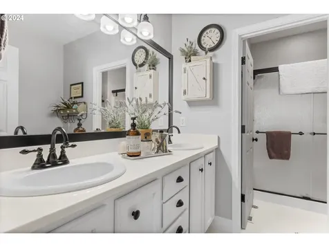 15686 SW Peachtree Drive Portland OR 97224