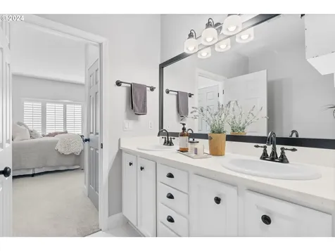 15686 SW Peachtree Drive Portland OR 97224