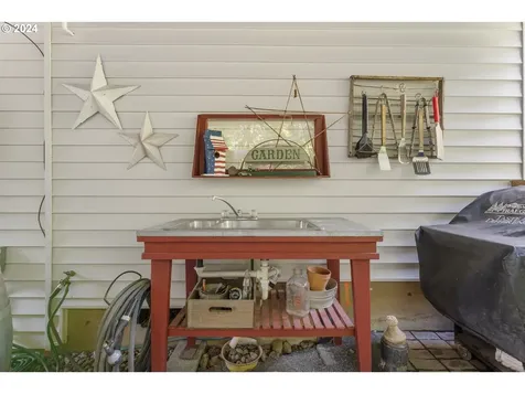 15686 SW Peachtree Drive Portland OR 97224