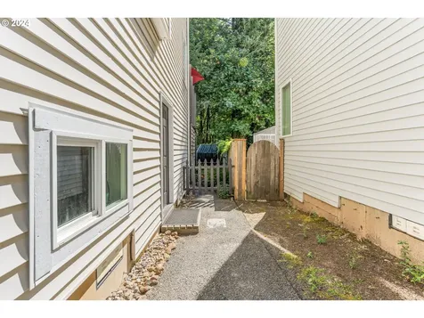 15686 SW Peachtree Drive Portland OR 97224