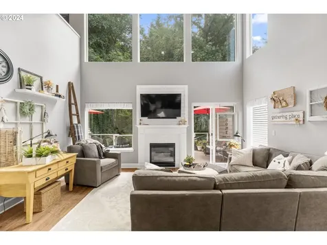 15686 SW Peachtree Drive Portland OR 97224