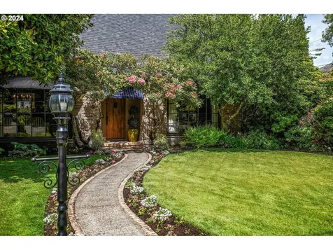 465 Lincoln Street S Salem OR 97302