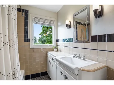465 Lincoln Street S Salem OR 97302