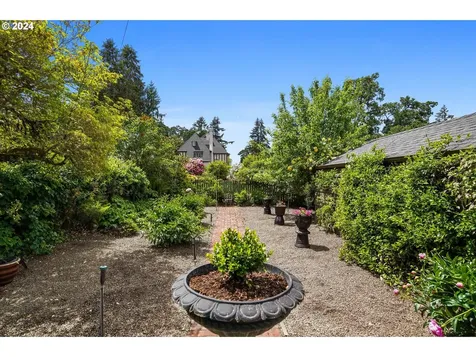 465 Lincoln Street S Salem OR 97302