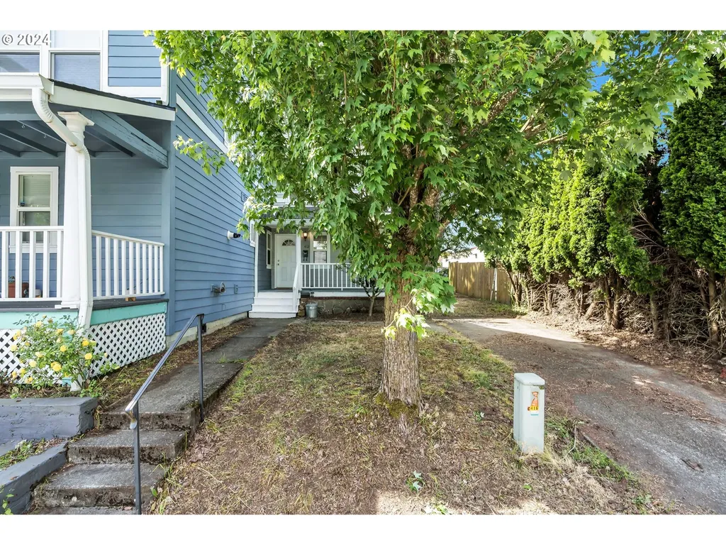 412 NE Roselawn Street Portland OR 97211