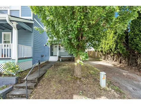 412 NE Roselawn Street Portland OR 97211